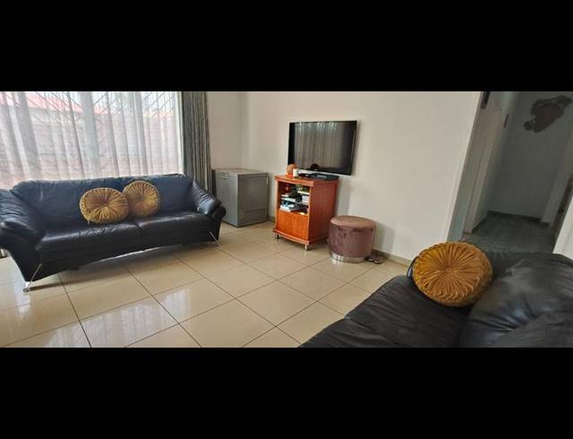 4 BEDROOM HOUSE FOR SALE IN DASPOORT